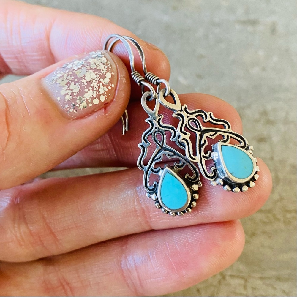 ♥️ Southwestern Style ♥️ Vintage Sterling Silver & Turquoise Filagree Earrings